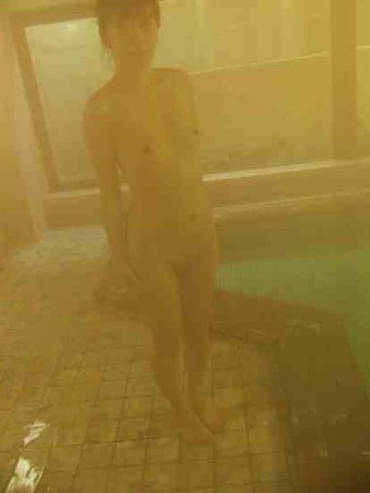 内湯は湯けむりもうもう　見えないです。